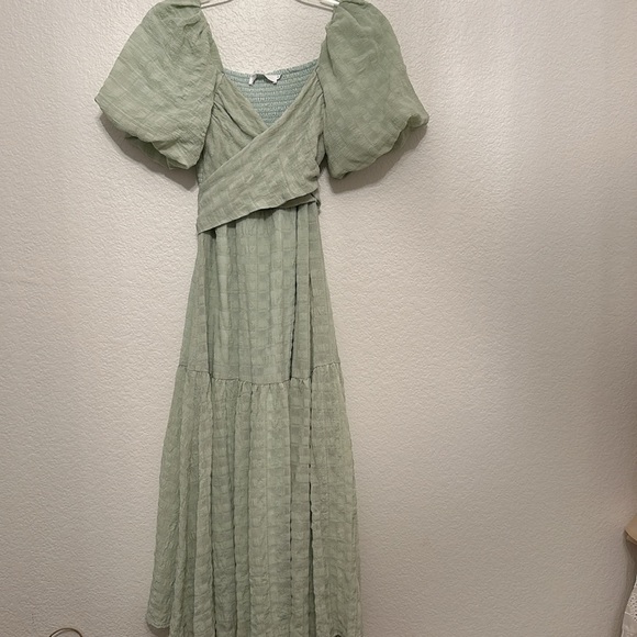 ASTR The Label sonnet puff sleeve midi dress size XS - Picture 3 of 6